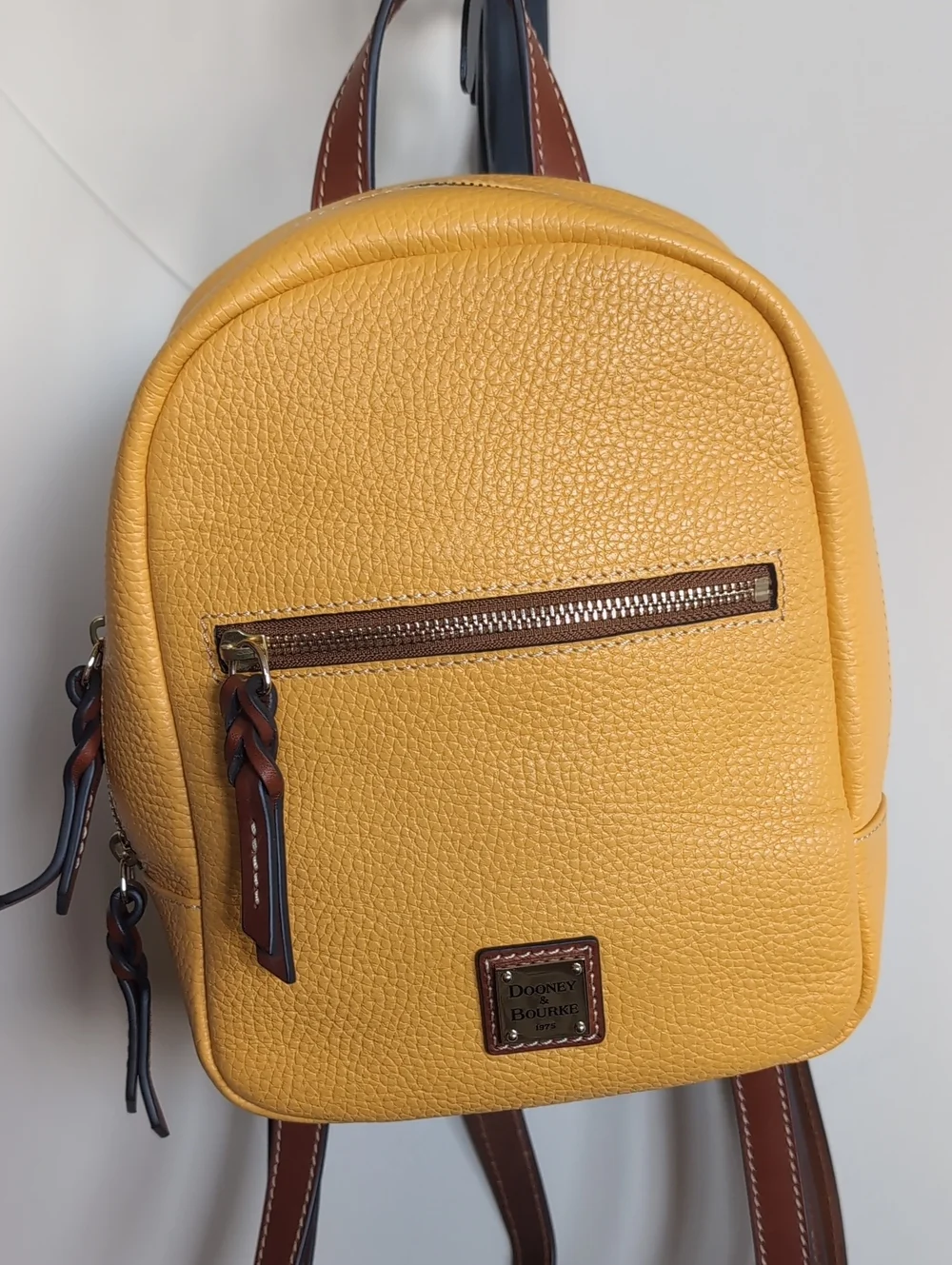 Dooney & Bourke center was